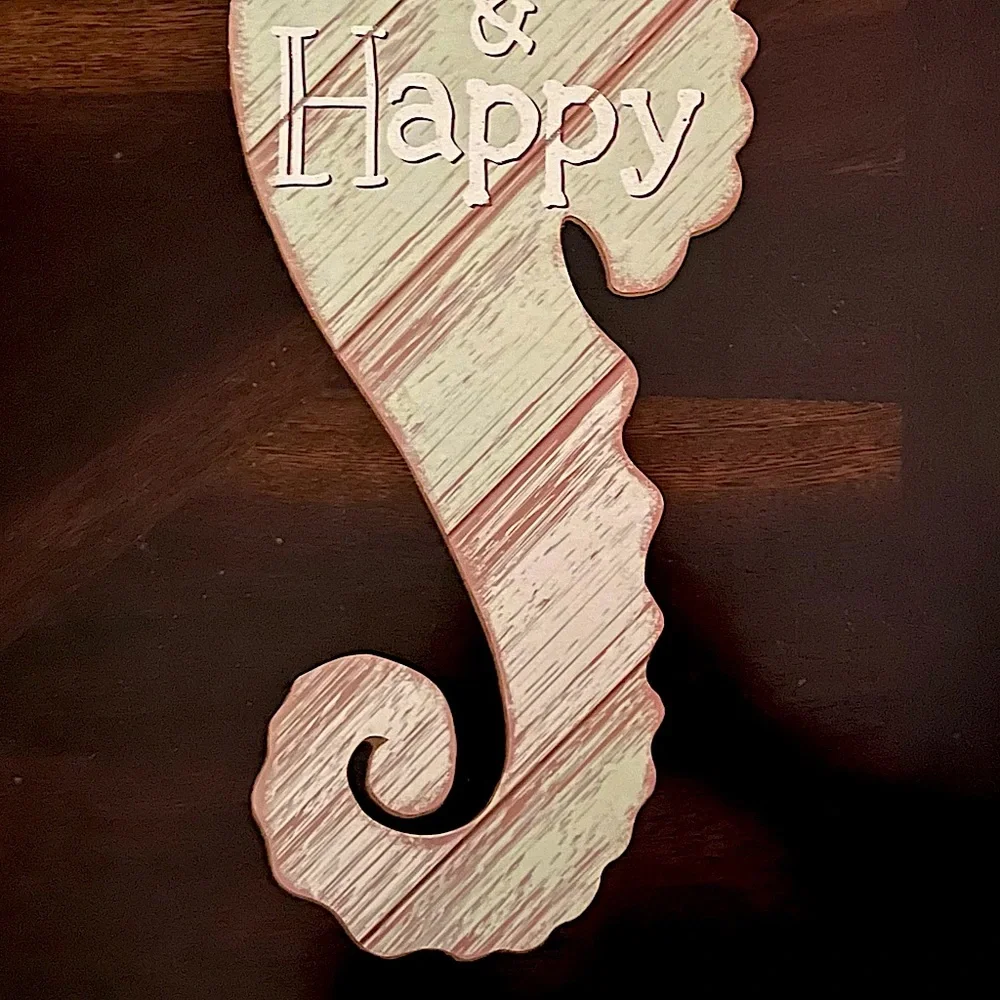 Hanging Wooden Seahorse Decor - Picture 2 of 3